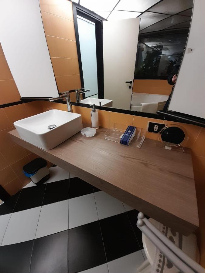 Corte Lambruschini Central Apartment With Free Covered Parking Генуя Экстерьер фото